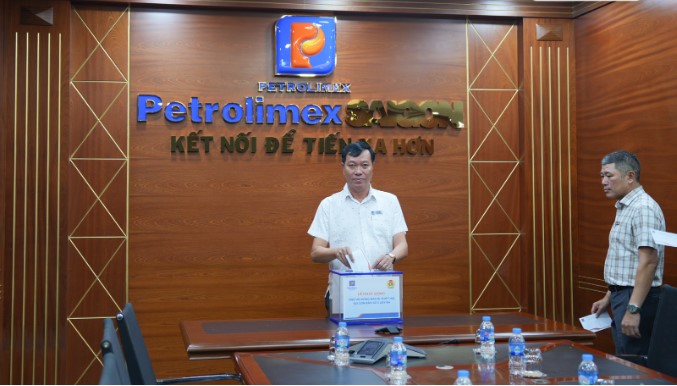 Petrolimex Sài Gòn quyên góp ủng hộ đồng bào bị ảnh hưởng do bão số 3