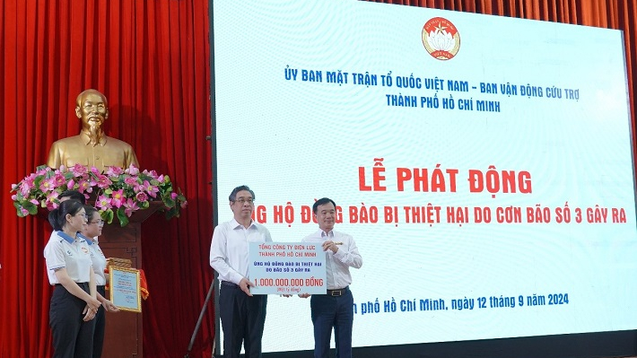 EVNHCMC chung sức ủng hộ đồng bào bị thiệt do bão số 3