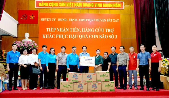 VINACHEM: Thăm hỏi, động viên, chia sẻ khó khăn với người dân, CNVC LĐ bị thiệt hại bởi bão số 3