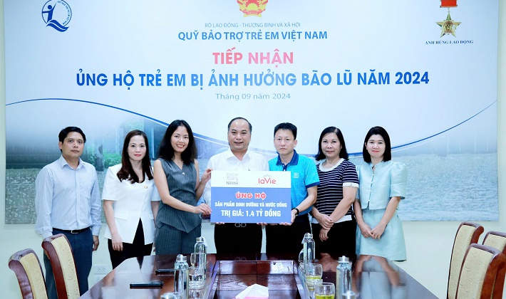 Nestlé Việt Nam hỗ trợ sản phẩm thực phẩm và dinh dưỡng cho các tỉnh thành bị ảnh hưởng bởi bão lũ