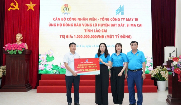 May 10 trực tiếp mang yêu thương tới Bát Xát, Simacai sẻ chia khó khăn với đồng bào vùng bão lũ