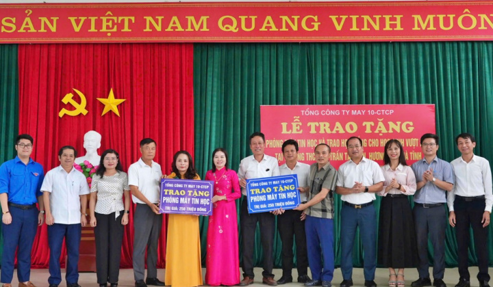 May 10 tài trợ 2 phòng máy tính cho Trường THCS Thị trấn Tây Sơn & Trường THCS Hương Trạch - Hà Tĩnh