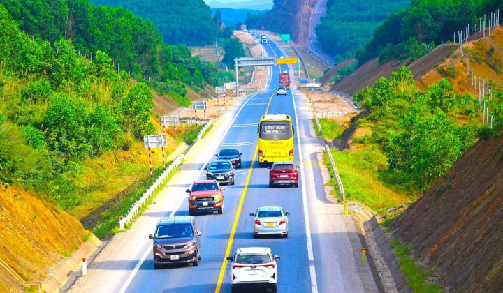 Quyết hoàn thành 3.000 km đường bộ cao tốc trước ngày 31/12/2025