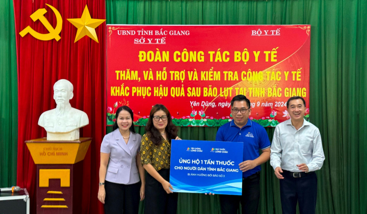 FPT Long Châu điều động nhanh 10 tấn thuốc, phối hợp với các đơn vị hỗ trợ người dân vùng bão lũ