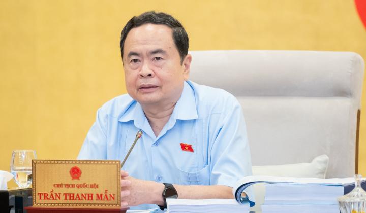 Chủ tịch Quốc hội đề nghị không phân biệt đối xử giữa khám bệnh dịch vụ và khám bệnh bảo hiểm