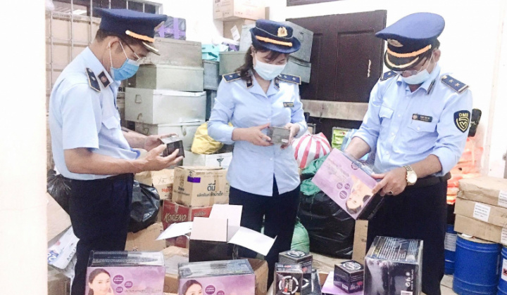 Hà Nội: Đẩy mạnh kiểm tra, xử lý vi phạm về tiêu chuẩn hàng hóa và sở hữu trí tuệ