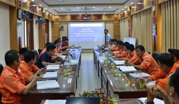 Thuỷ điện Trung Sơn tổ chức đào tạo chuyên sâu về “Hệ thống điều khiển thủy lực trong nhà máy Thủy điện”