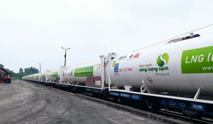 Lần đầu tiên vận chuyển khí LNG bằng đường sắt từ Nam ra Bắc