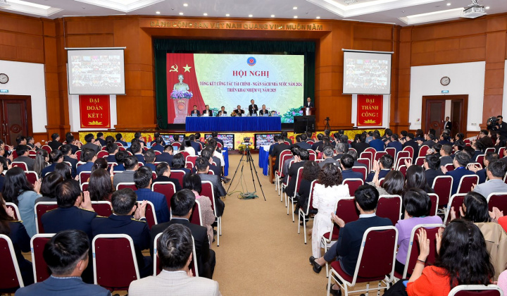 Lần đầu tiên thu ngân sách Nhà nước vượt trên 2 triệu tỷ đồng