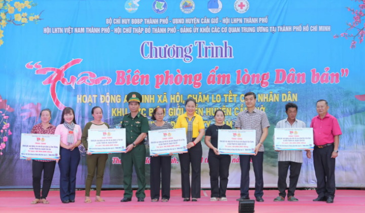 Petrolimex trao tặng kinh phí thực hiện chương trình “xóa nhà tạm dột nát” tại Cần Giờ