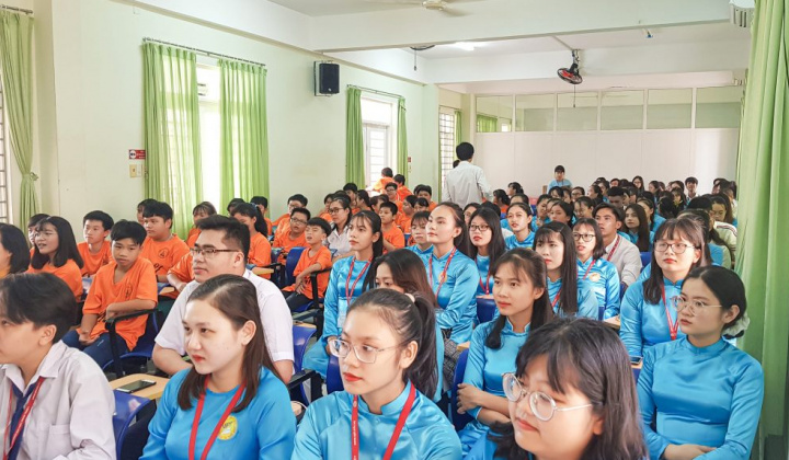 Khó khăn trong việc học kỹ năng viết của sinh viên chuyên ngành tiếng Anh tại Trường Đại học Phan Thiết