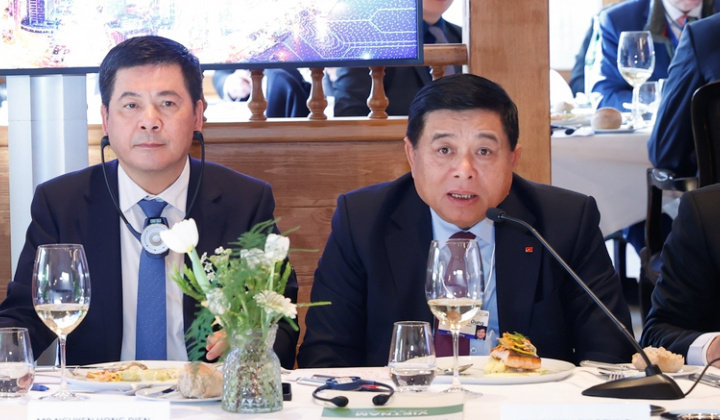 Đầu tư phát triển công nghệ cao - Một động lực để Việt Nam "cất cánh" trong kỷ nguyên mới