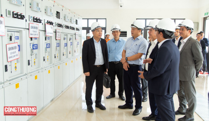 [CHÙM ẢNH] Thứ trưởng Bộ Công Thương Nguyễn Hoàng Long làm việc về cung ứng điện dịp Tết Ất Tỵ tại miền Trung
