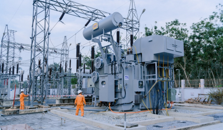 EVNSPC nỗ lực đóng điện loạt công trình trước kỳ nghỉ Tết Nguyên đán 2025