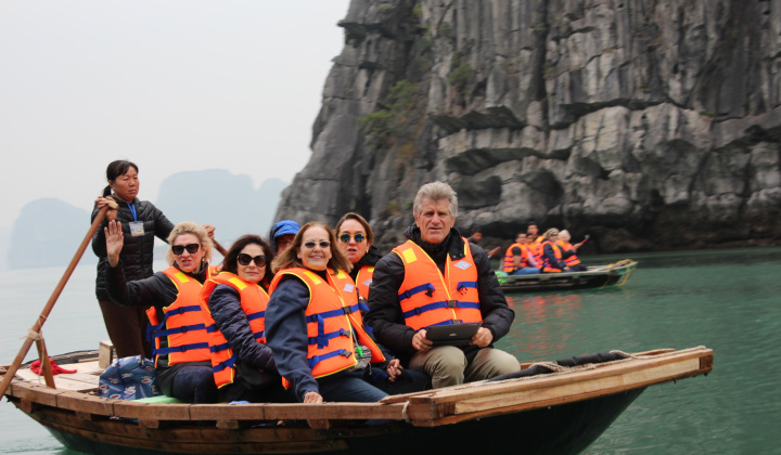 Nghiên cứu các nhân tố ảnh hưởng đến sự hài lòng của du khách đối với du lịch biển huyện Thạnh Phú, tỉnh Bến Tre