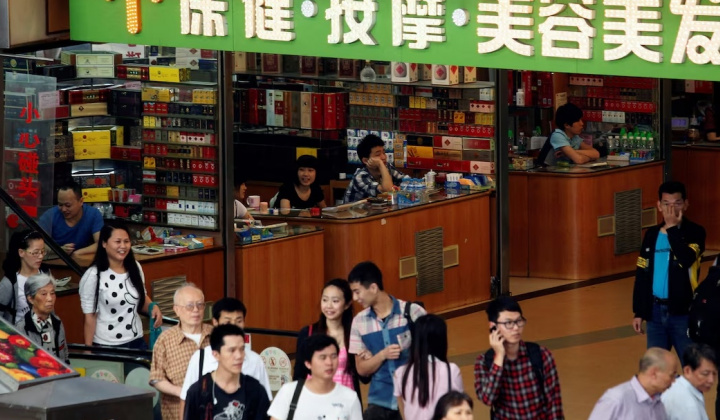 Tăng lương cho hàng triệu công chức, Trung Quốc "bơm" lượng tiền khủng vào nền kinh tế