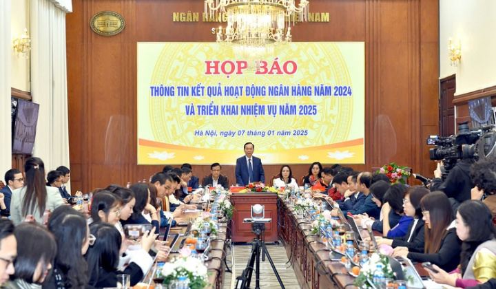 Đã bơm ra nền kinh tế 2,1 triệu tỷ đồng, tăng trưởng tín dụng năm 2024 vượt 15%