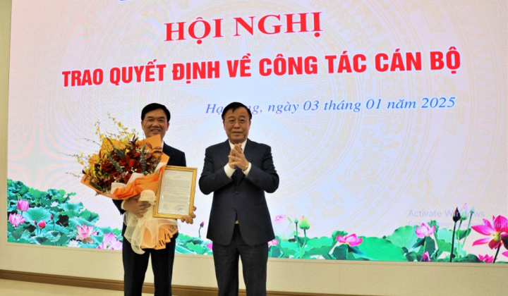 Ông Trần Quốc Tuấn được trao quyết định chuẩn y Bí thư Đảng ủy Than Hà Tu