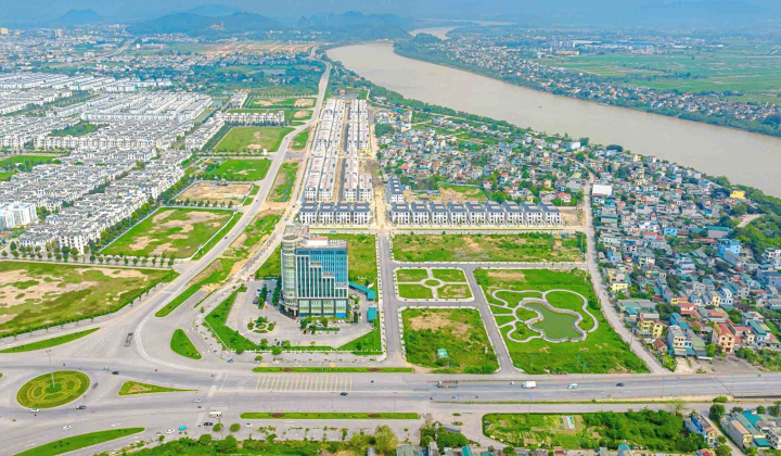 Kỳ vọng lãi lớn, vợ Chủ tịch Taseco Land (TAL) gom mua hàng triệu cổ phiếu