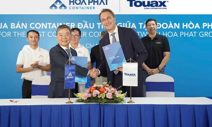 Hòa Phát bàn giao đơn hàng container đầu tiên cho Touax Container Leasing