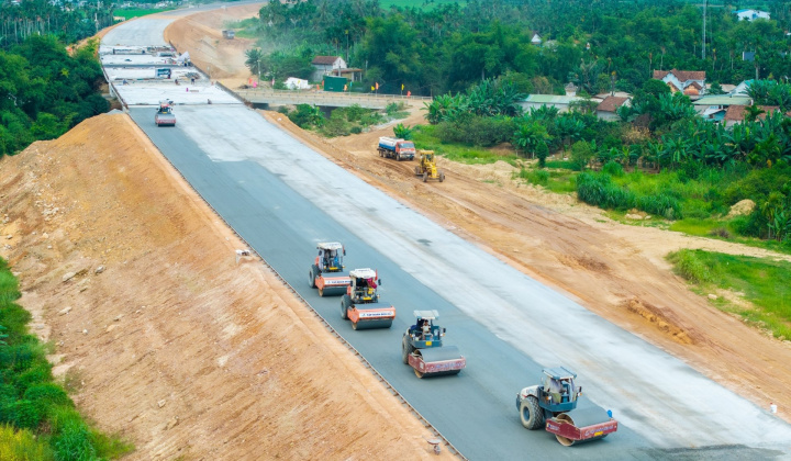 Đẩy nhanh tiến độ cao tốc Quảng Ngãi - Hoài Nhơn