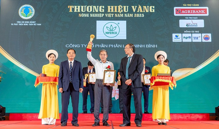 Phân lân Ninh Bình được vinh danh “Thương hiệu Vàng Nông nghiệp Việt Nam” năm 2025