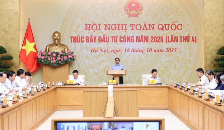 Thủ tướng: Quyết liệt thúc đẩy giải ngân vốn đầu tư công năm 2025 theo kế hoạch giao