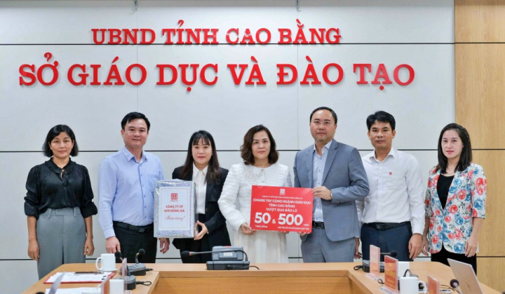 Văn phòng phẩm Hồng Hà đồng hành cùng ngành Giáo dục khắc phục hậu quả sau bão lũ