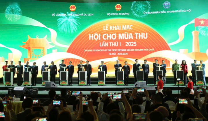 Khai mạc Hội chợ Mùa Thu lần thứ nhất - năm 2025: Kết nối con người với sản xuất, kinh doanh