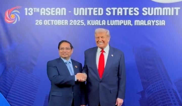 Thủ tướng Phạm Minh Chính gặp Tổng thống Hoa Kỳ Donald Trump