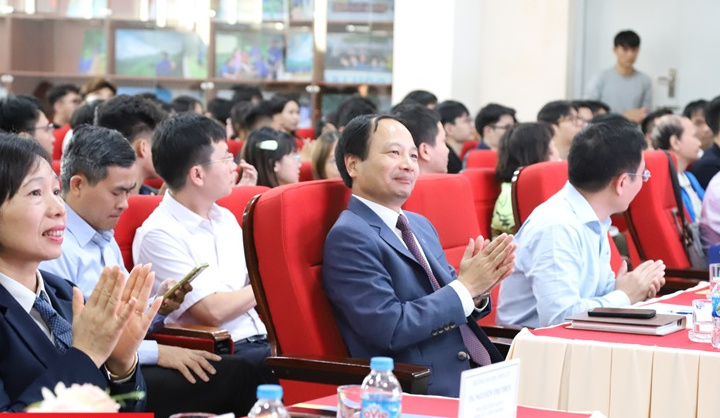 Sinh viên Khoa Điện tử – Viễn thông, Đại học Điện lực lan tỏa tinh thần nghiên cứu khoa học trong kỷ nguyên số