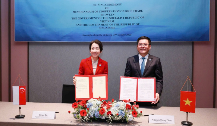 Việt Nam và Singapore ký Bản ghi nhớ Hợp tác về Thương mại gạo