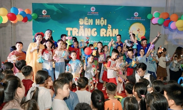 Công ty EPS tổ chức "Đêm hội trăng rằm 2025" - Sắc màu đoàn viên và lan tỏa yêu thương