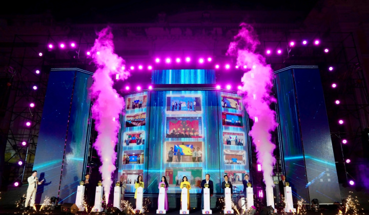 Chính thức khai mạc Tuần lễ Thương mại điện tử Quốc gia: Người tiêu dùng "Vui là sắm - Sắm là vui"