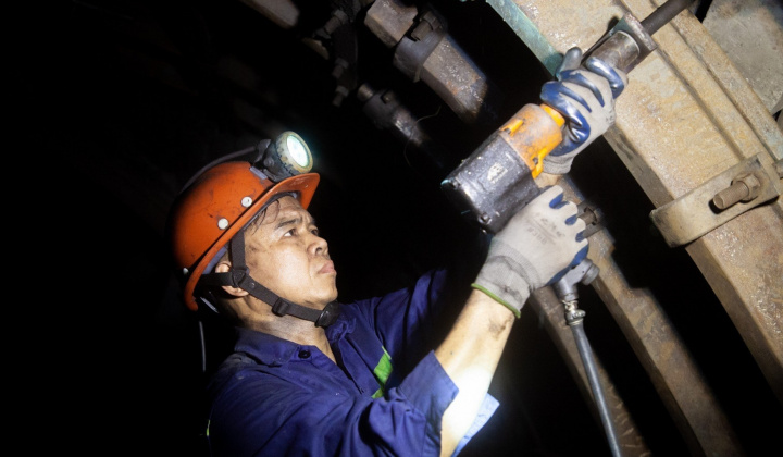 Than Thống Nhất: Huấn luyện an toàn sản xuất tại khai trường mặt bằng và trong hầm lò