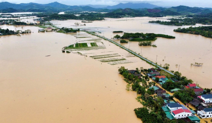 Tập trung ứng phó mưa lũ, đặt nhiệm vụ bảo đảm an toàn tính mạng cho Nhân dân lên trên hết, trước hết