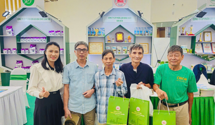 Phân lân Văn Điển ấn tượng tại Hội chợ Mùa Thu 2025