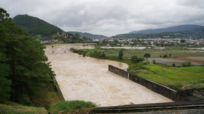 Hồ Đơn Dương xả điều tiết qua tràn đảm bảo an toàn công trình đầu mối