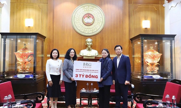 Tập đoàn BRG và SeABank trao 5 tỷ đồng ủng hộ đồng bào khắc phục hậu quả thiên tai