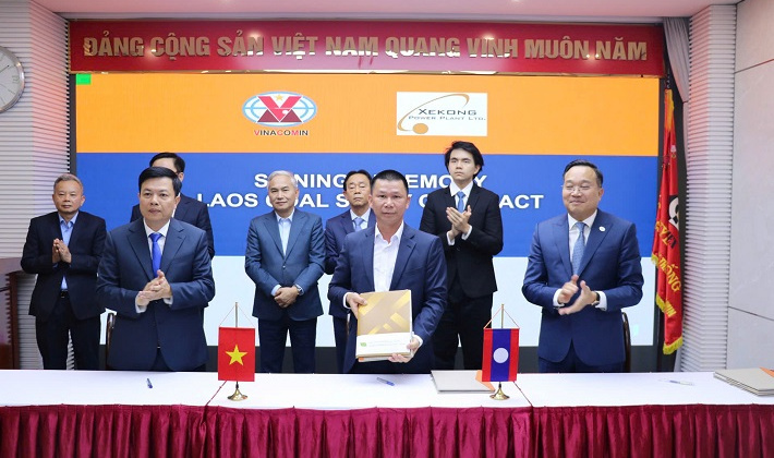 TKV ký kết các hợp đồng mua bán than với Lào