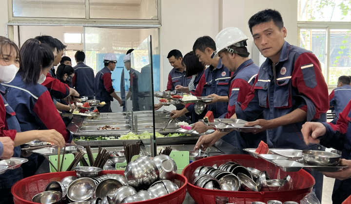 Sự quan tâm thầm lặng dành cho người lao động Công ty TNHH Khoáng sản và Luyện kim Việt Trung