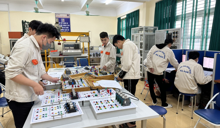 Nguồn nhân lực - Lợi thế cạnh tranh cho phát triển khu cụm công nghiệp  tỉnh Ninh Bình