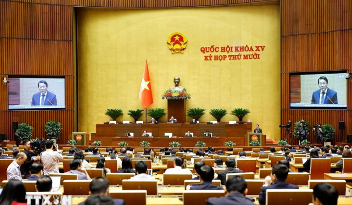 Ngày 10/12, Quốc hội biểu quyết thông qua 20 dự thảo luật và 5 nghị quyết