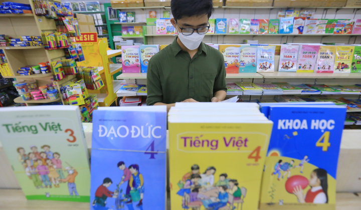 Từ 1/1/2026 thống nhất một bộ sách giáo khoa toàn quốc, tiến đến miễn học phí cho tất cả học sinh