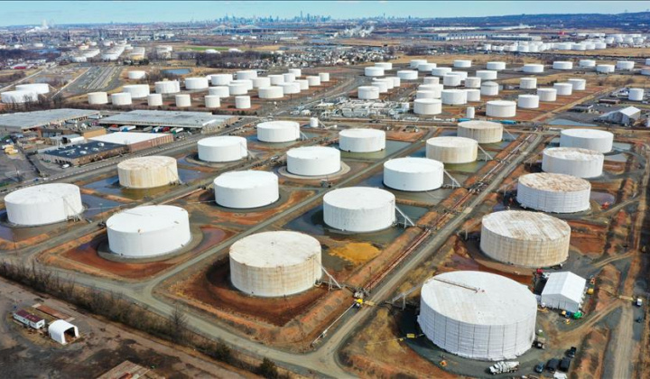 Giá xăng dầu hôm nay 15/12: Tăng nhẹ trong phiên đầu tuần