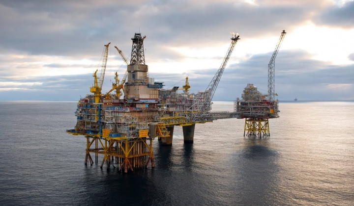 Giá xăng dầu hôm nay 18/12: Quay trở lại mốc 60 USD/thùng, tồn kho dầu tại Mỹ giảm