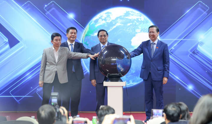 Bộ Công Thương công bố kết quả xuất nhập khẩu năm 2025: Dấu mốc mới vượt 900 tỷ USD