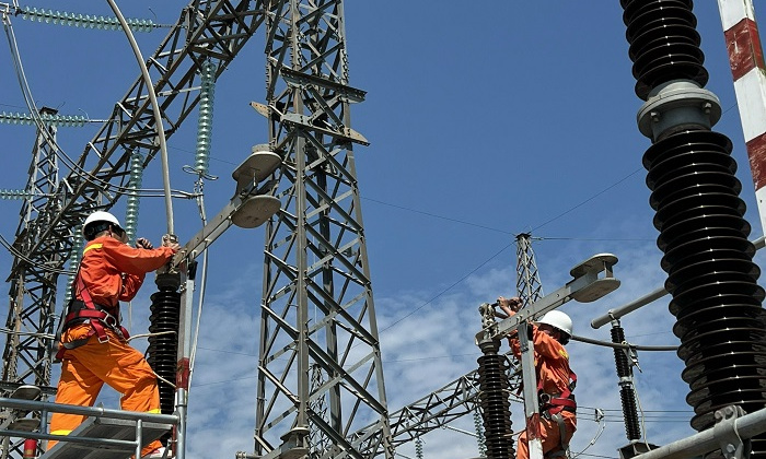 Truyền tải điện 3: Đảm bảo vận hành an toàn lưới điện dịp Noel và Tết Dương lịch