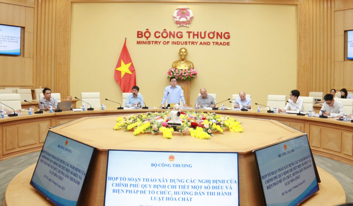 Bộ Công Thương trình Chính phủ dự thảo Nghị định quy định chi tiết và hướng dẫn một số điều của Luật Hóa chất