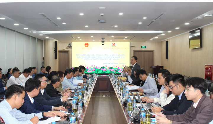 Bộ Công Thương làm việc với TKV về giải pháp bảo đảm than cho điện năm 2025